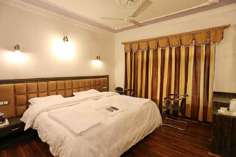 Hotel Ibni Kabeer Сринагар Экстерьер фото