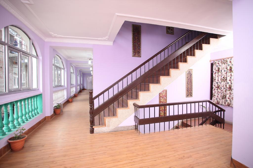 Hotel Ibni Kabeer Сринагар Экстерьер фото