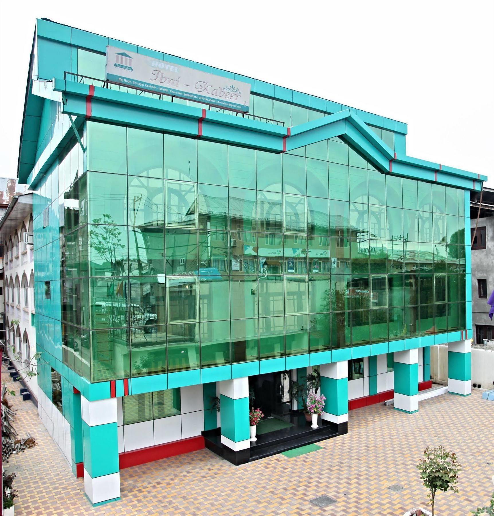 Hotel Ibni Kabeer Сринагар Экстерьер фото