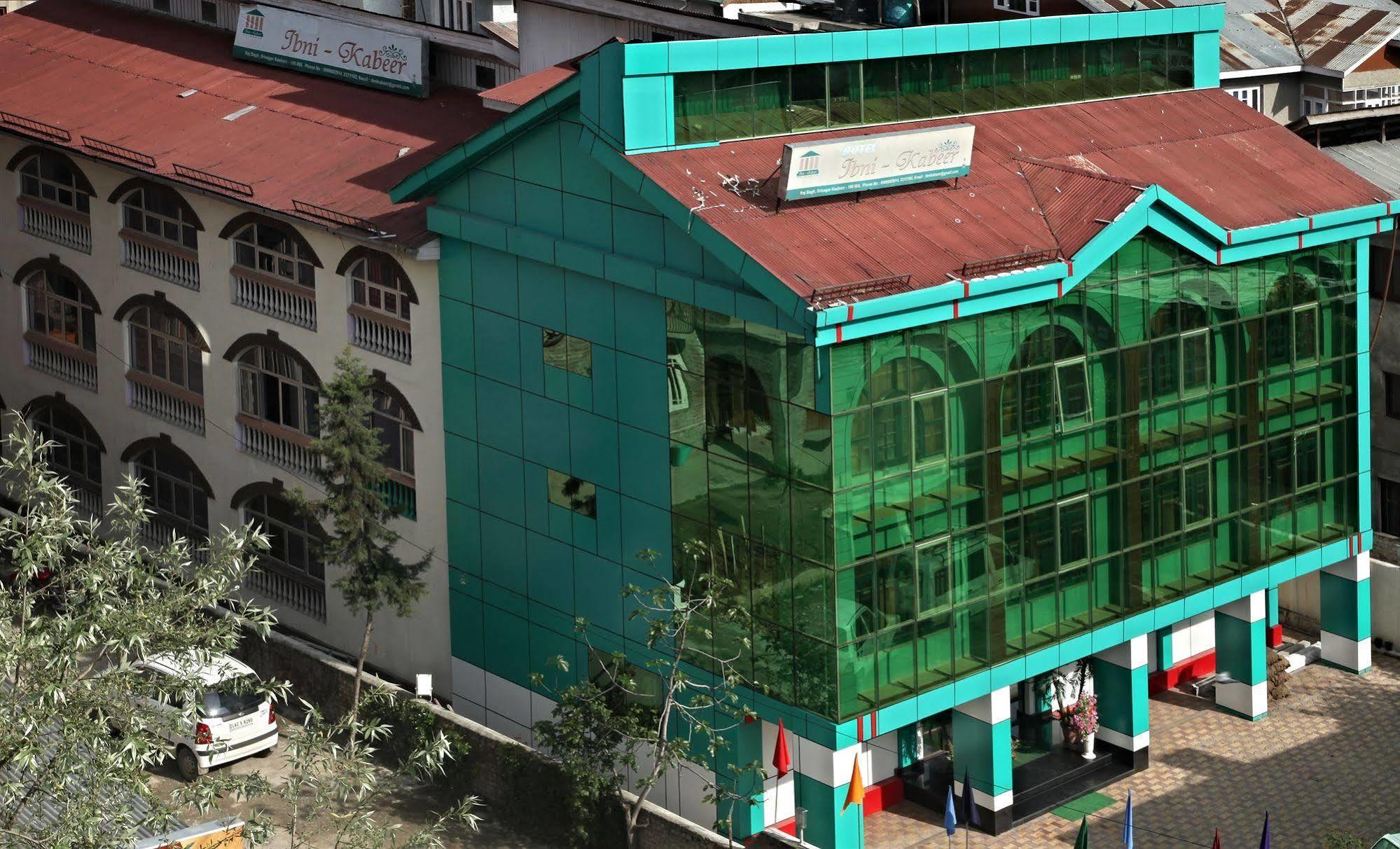 Hotel Ibni Kabeer Сринагар Экстерьер фото